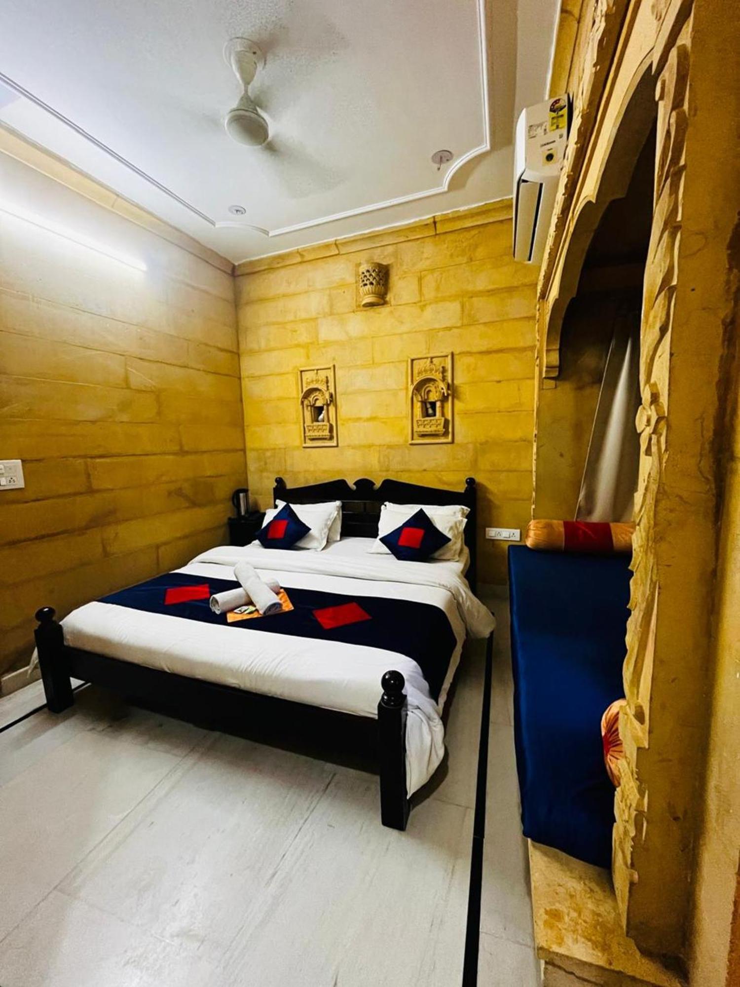 Golden Marigold Hotel Jaisalmer Exterior foto